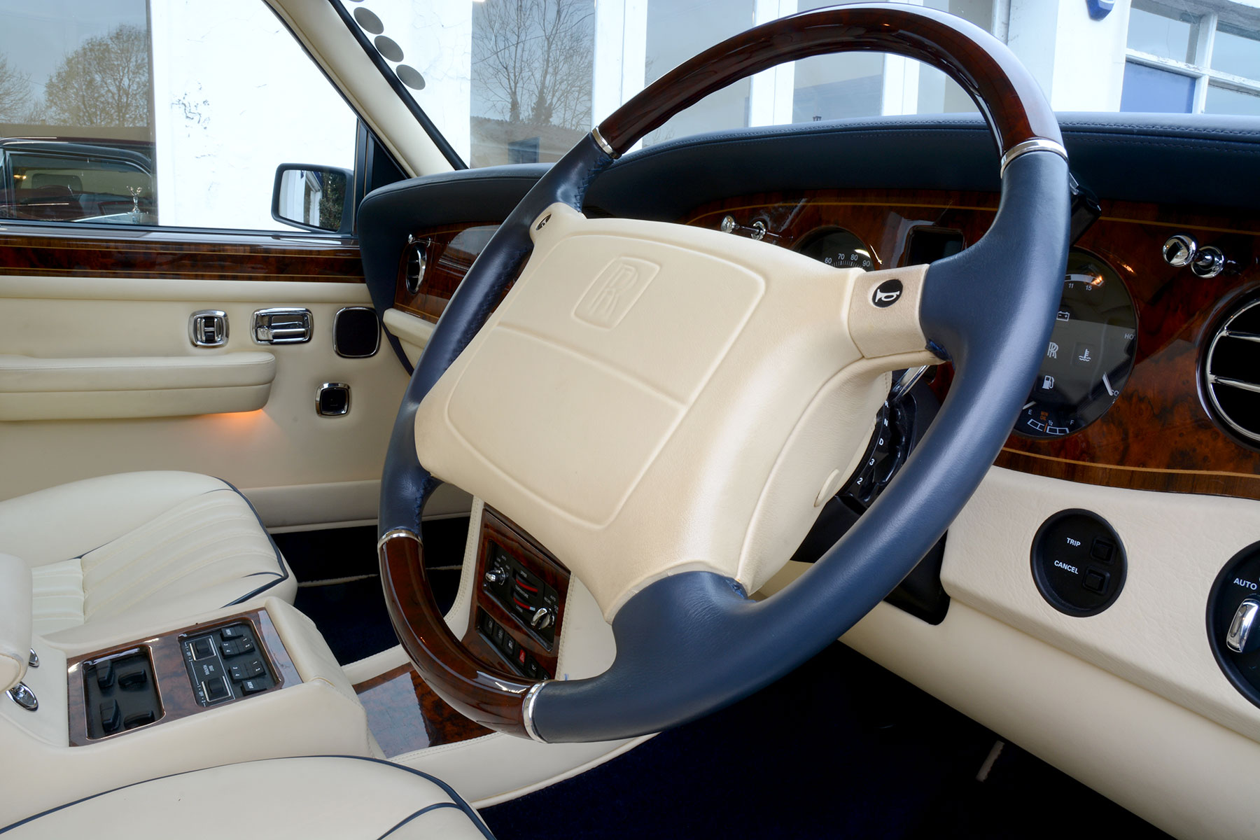 1998 Model Rolls-Royce Silver Dawn