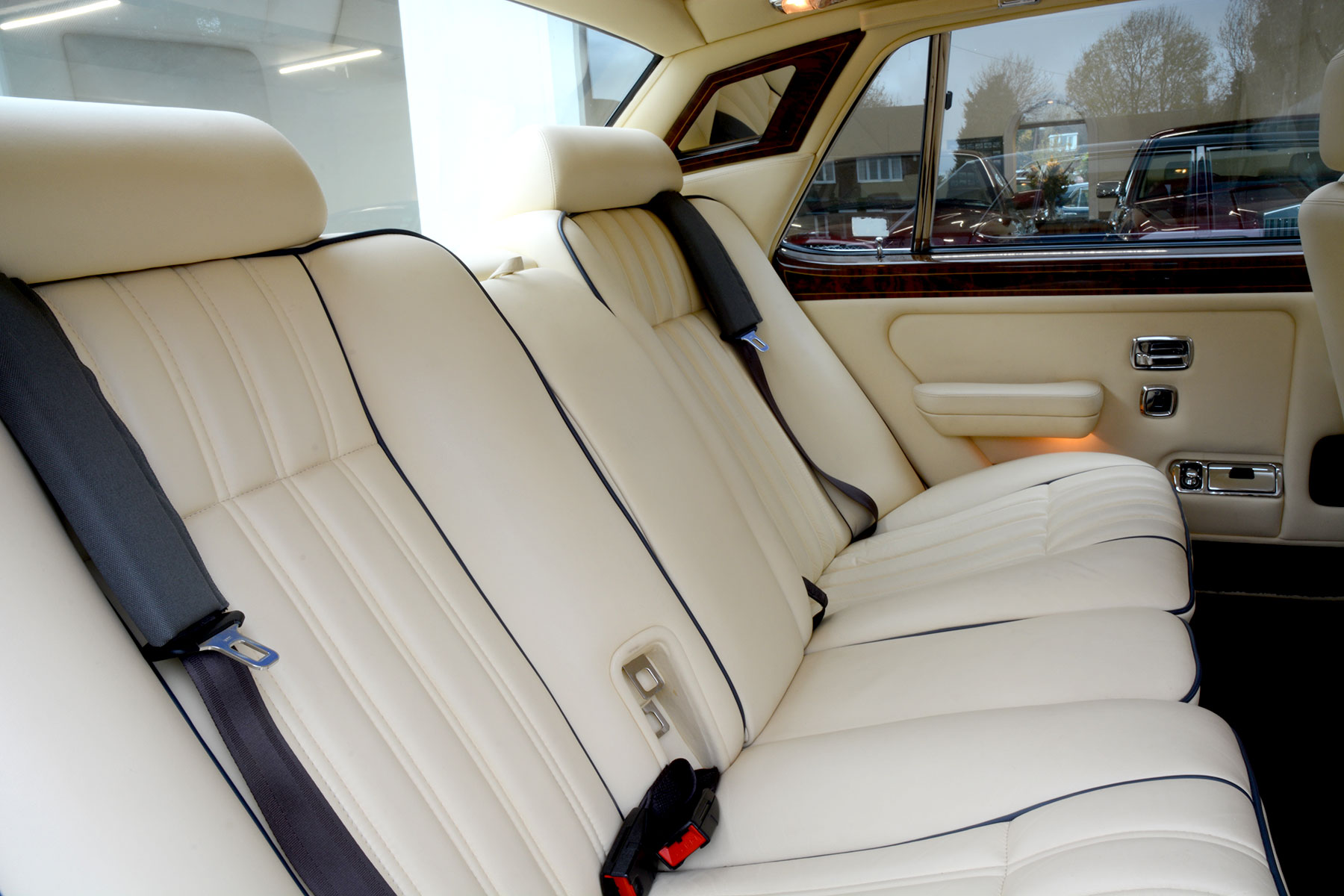 1998 Model Rolls-Royce Silver Dawn